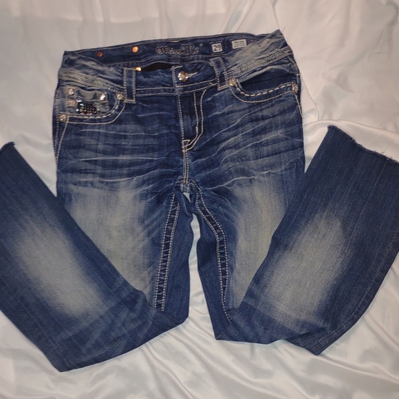 Miss Me Embellished Jeans.Size 29 - Picture 3 of 10